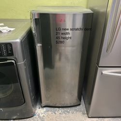 LG Mini Fridge Refrigerator 