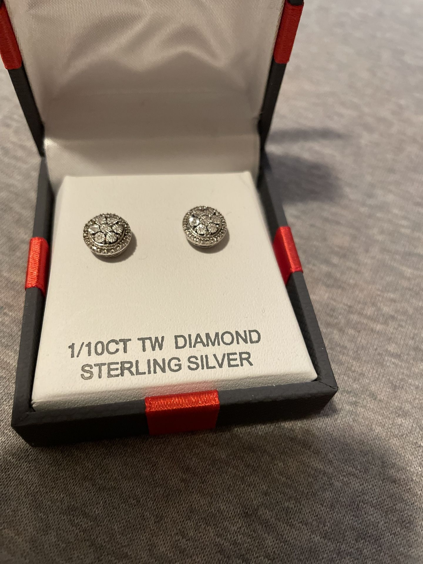 NEW 1/10CT TW Diamond Cluster Earrings 