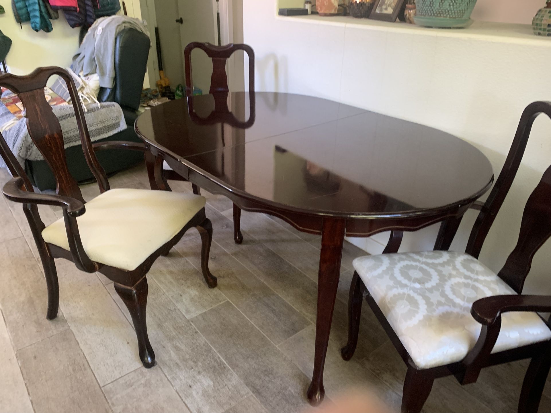 Dining Table And 6 Chairs