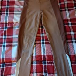 Ladies Brown Leggings And Brown Pants With Pockets.