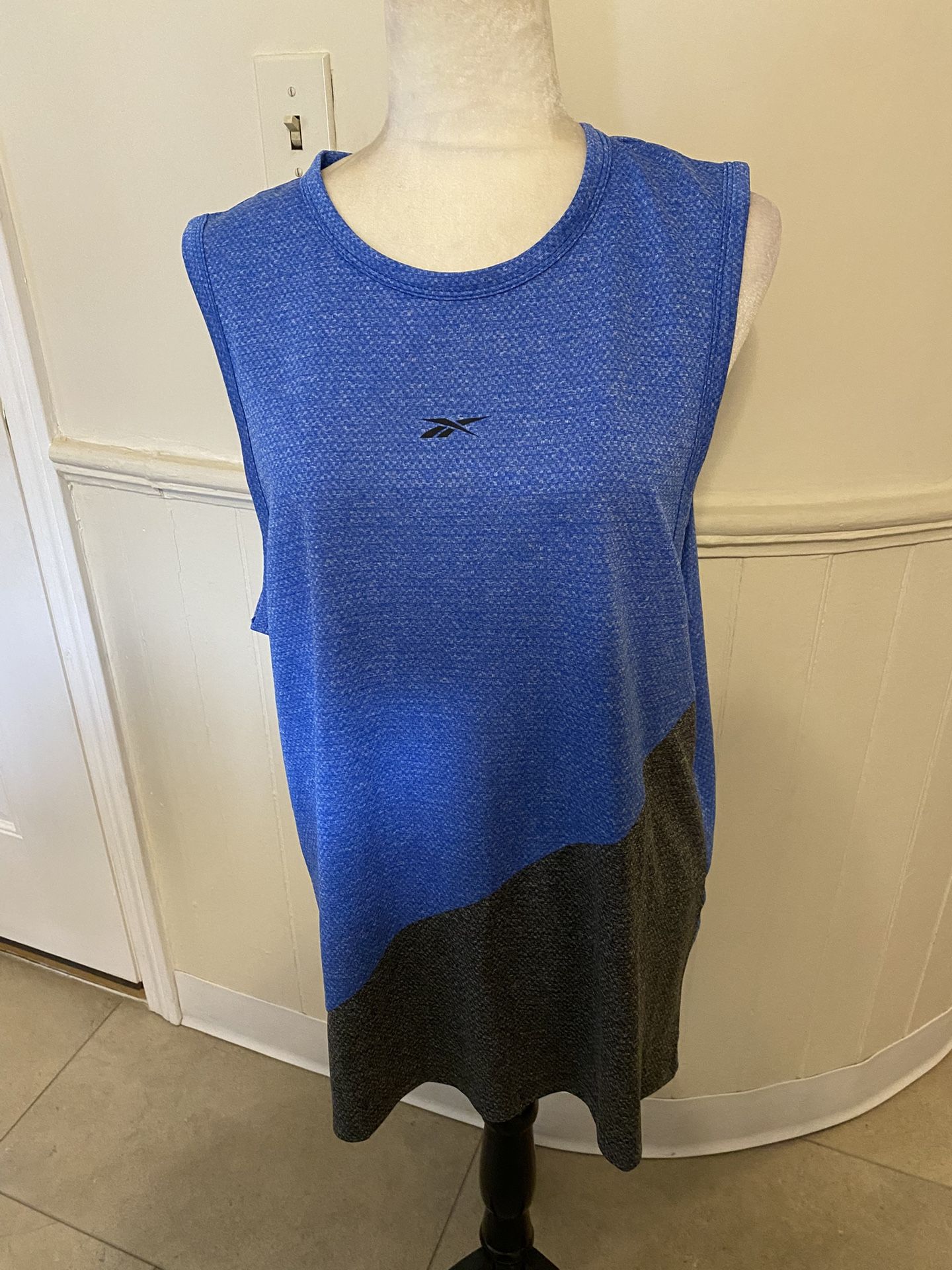 NWT Men’s Redbox Tank Top Size Large 