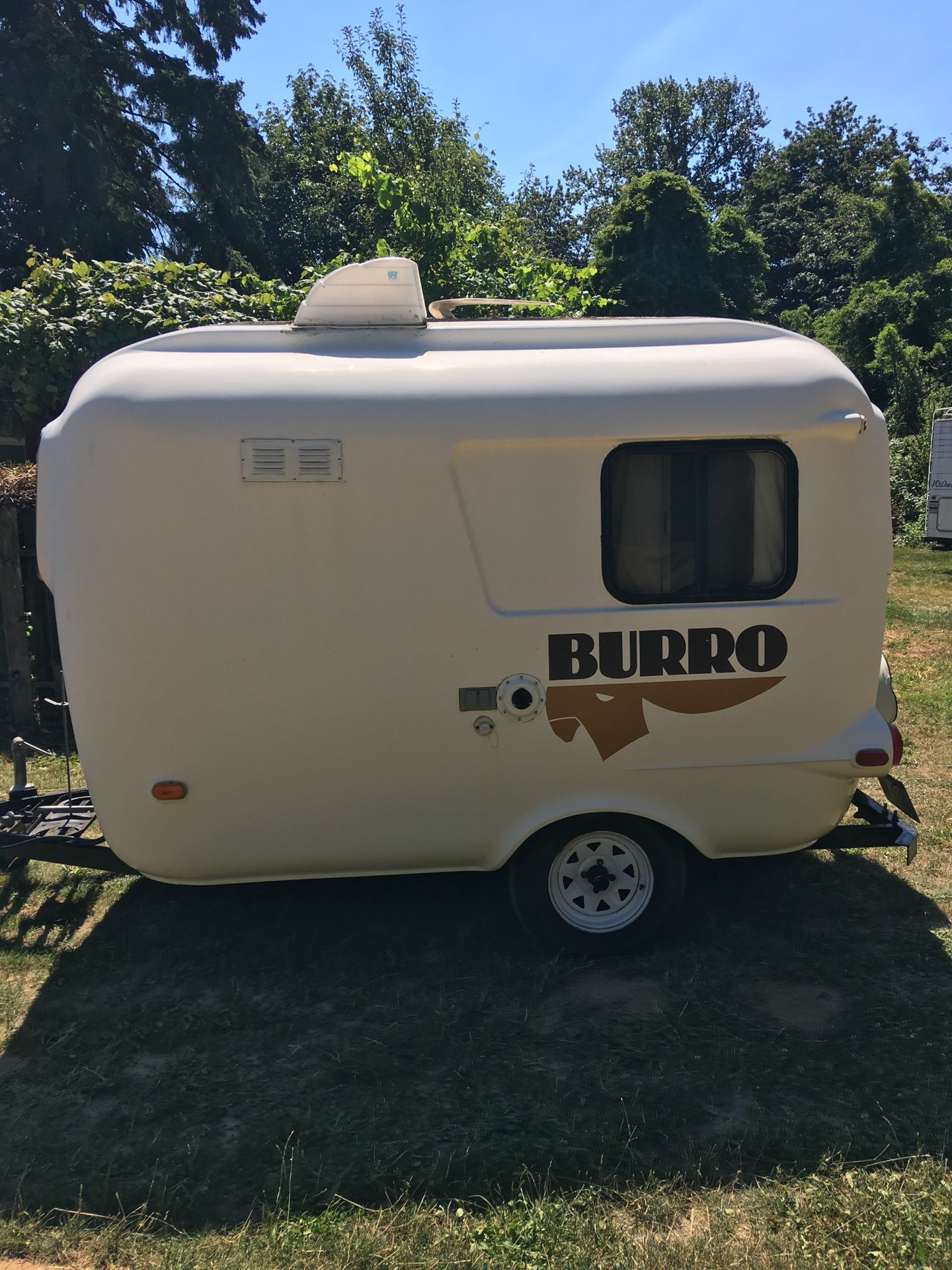 1984 burro 13ft Fiberglass travel trailer for Sale in Mill Creek, WA