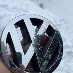 VW emblem