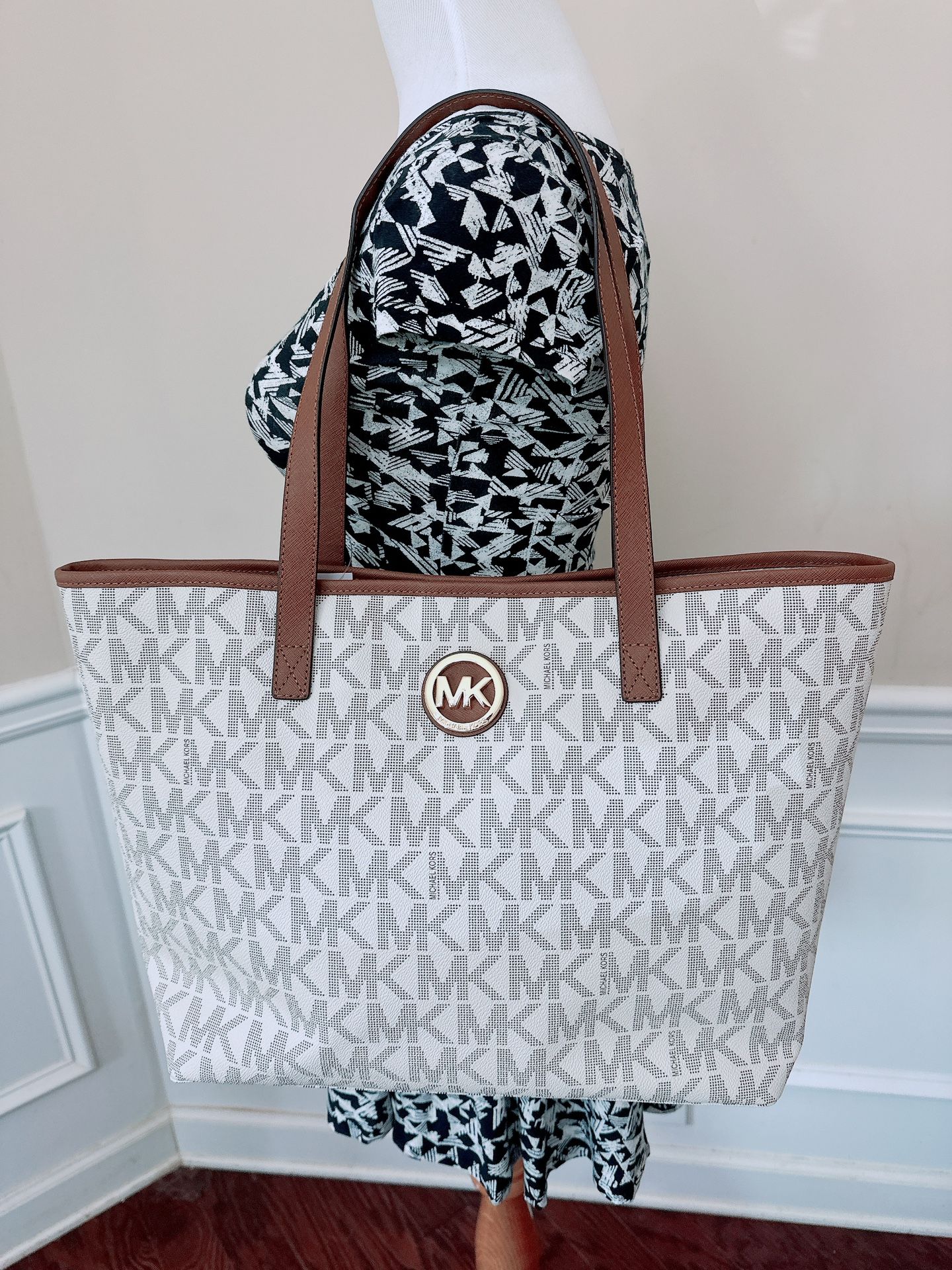 Michael Kors Vanilla Jet Set Leather Tote/handbag/NWT