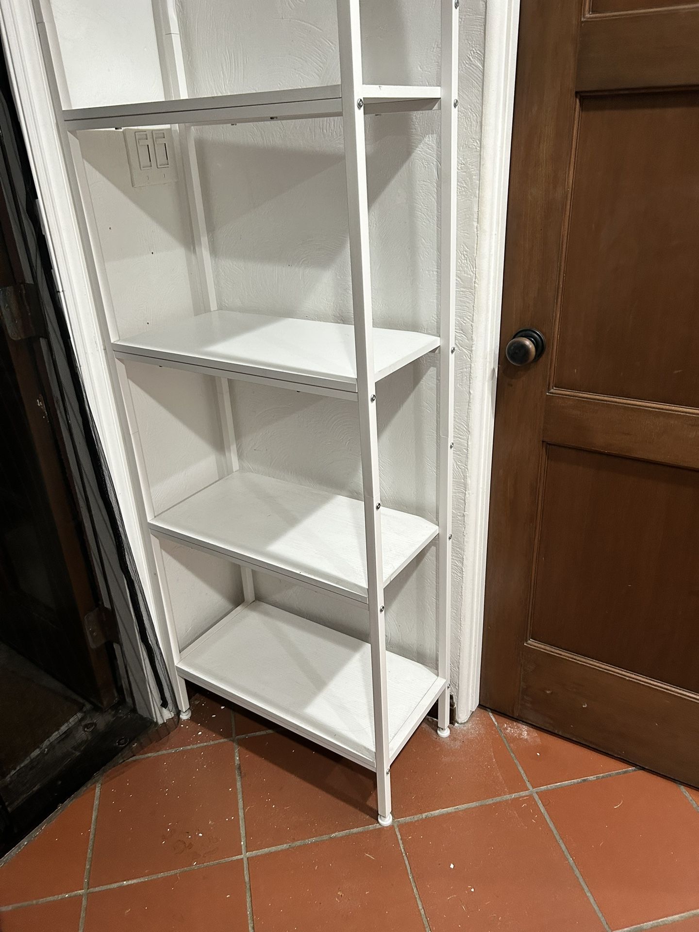 4 Tiered Elegant Shelf 