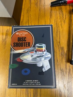 Foam disc shooter toy
