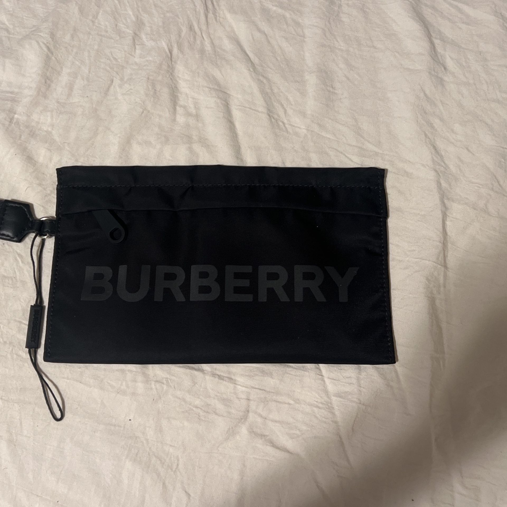 Burberry Pouch (black)