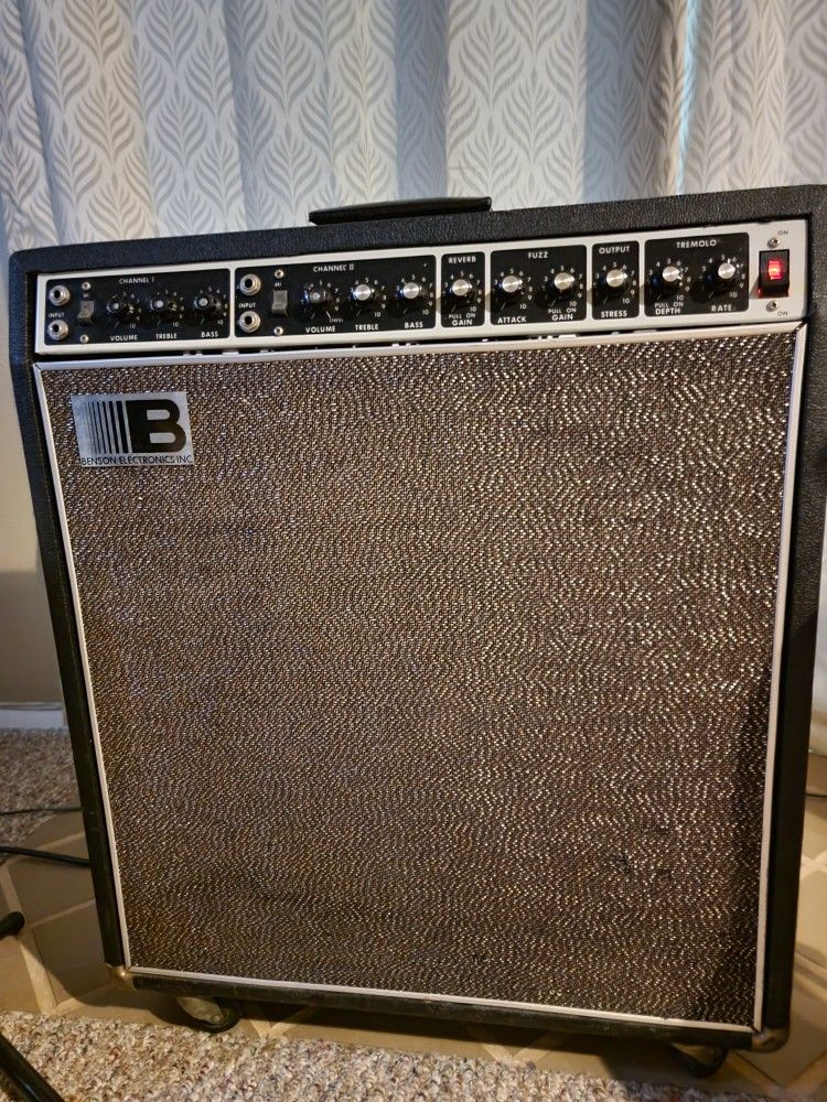 Vintage Guitar- Vocal Tube AMP