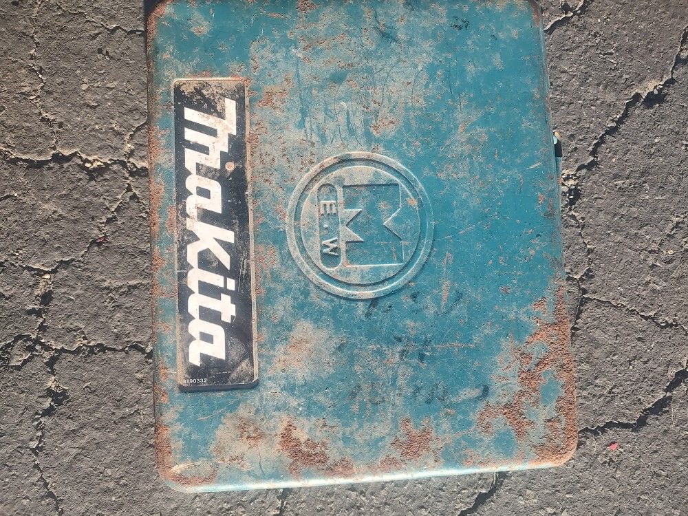 15 Bucks You Can't Beat This Price The Value Is Way More Than That Everything Works By The Charger Battery It's Old School But It's Worth It