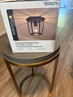 Exterior flush mount light fixture