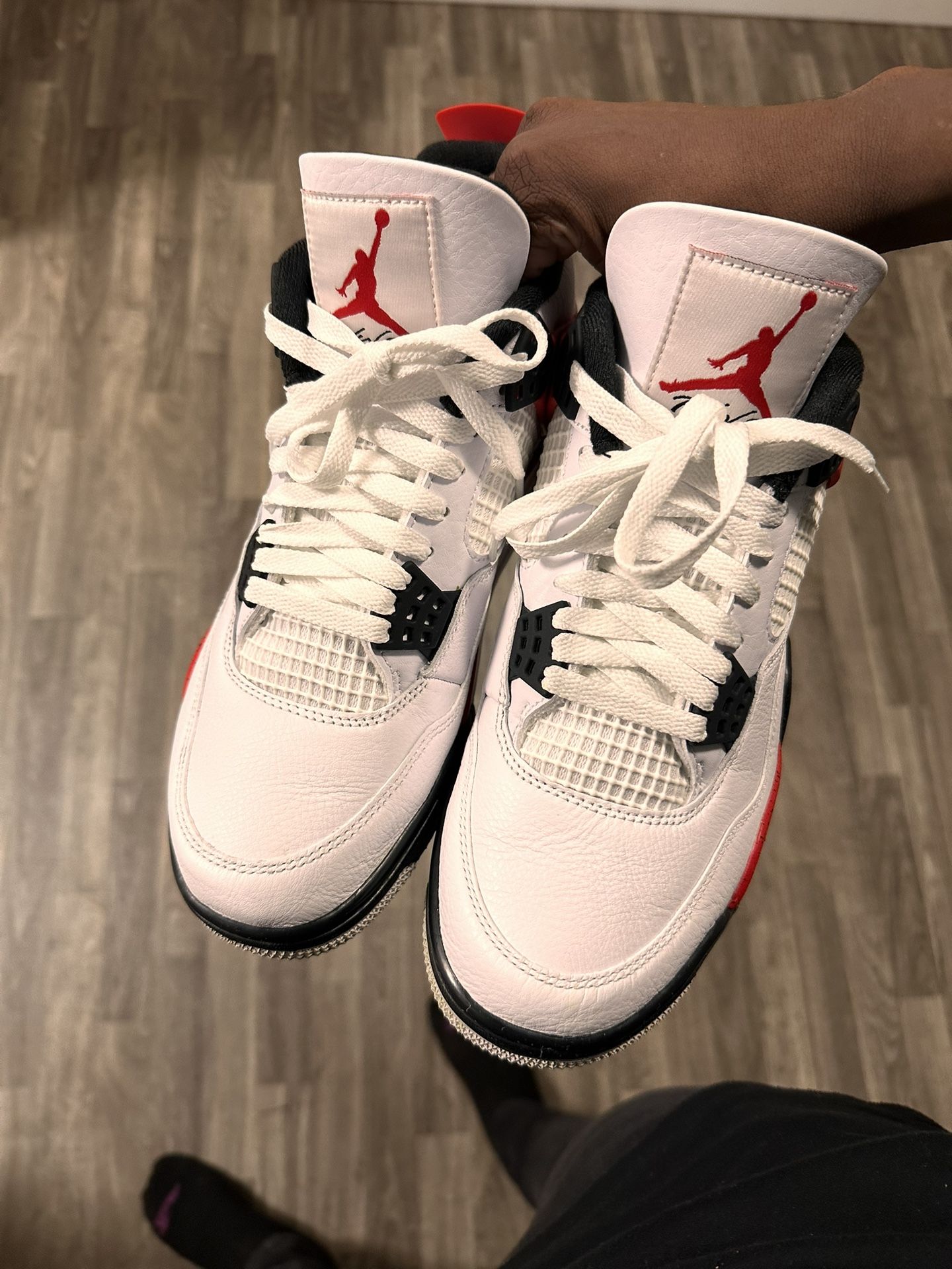 Jordan 4 Red Cement Retro 