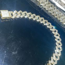 Iced Out Cuban Bracelet Gold 8 Inch 