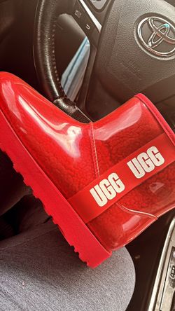 UGG RAIN BOOTS