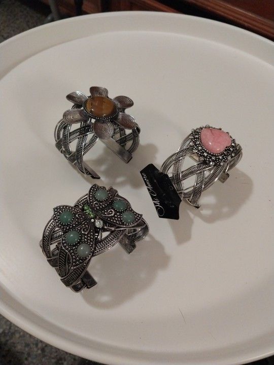 New Bracelet Ston $5