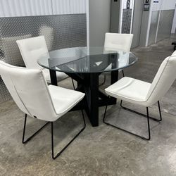 Elegant dining table set