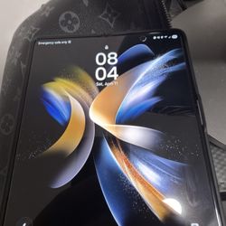 🔥 Samsung Galaxy Z Fold 4 (Unlocked) – Great Condition – Fully Working 🔥