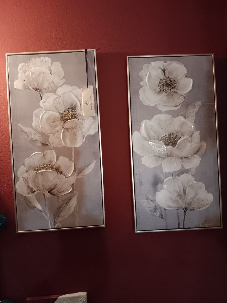 White Flowers WALL DECOR by: NANETTE Lepore (