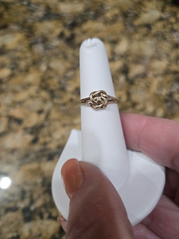ESTATE 70S-80S LOVE KNOT DIAMOMD RING 10 KT GOLD SIZE 5.34