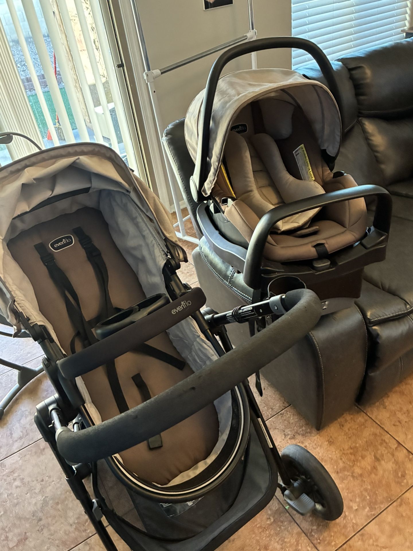 Evenflo Pivot Stroller And Car seat 
