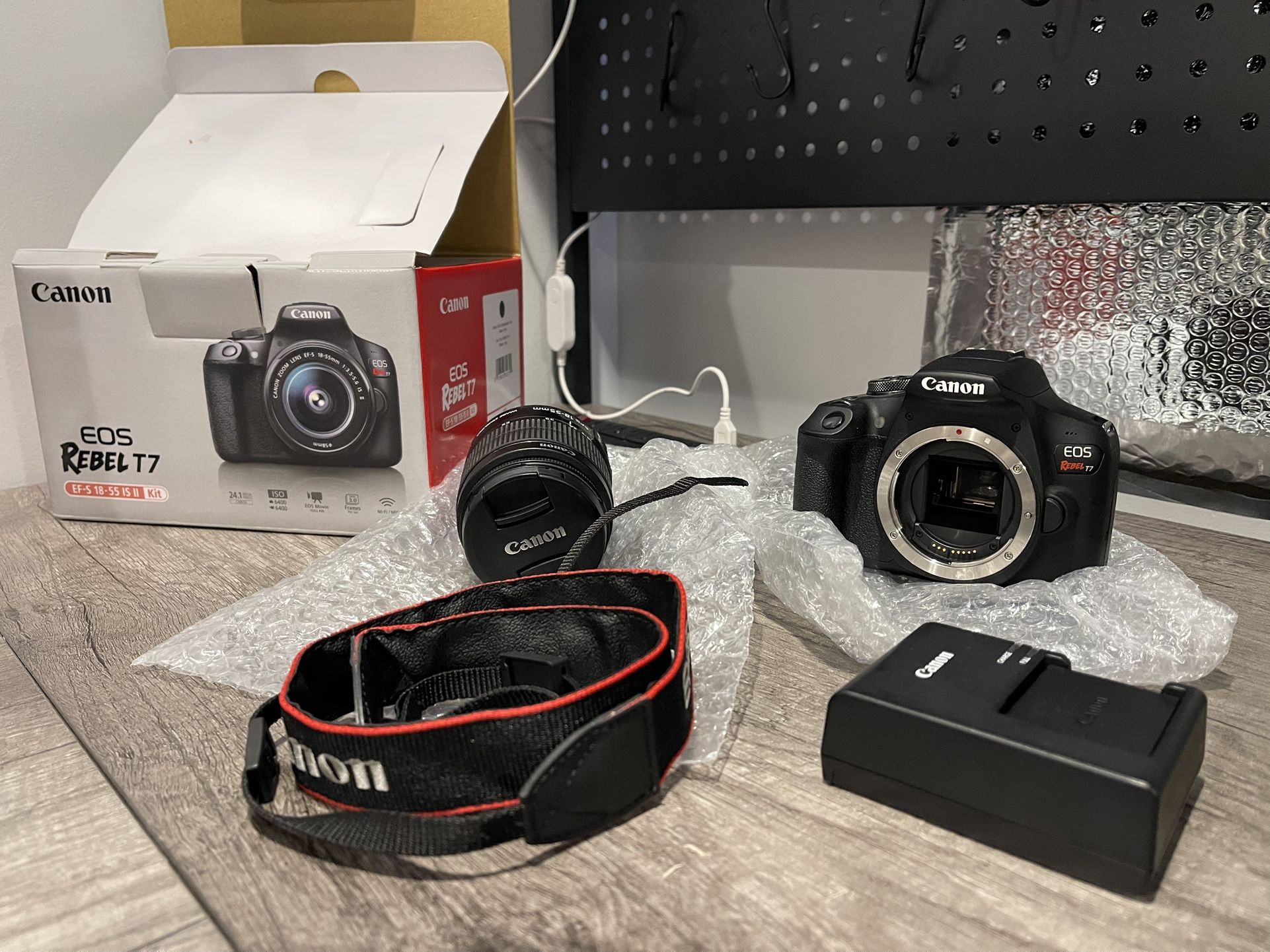 Canon EOS Rebel T7