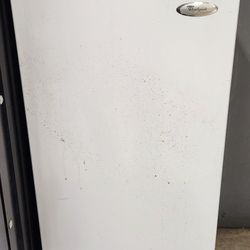 Whirlpool Ice Machine works great