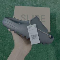 Yeezy slides 