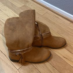 Girls Boots Size 4