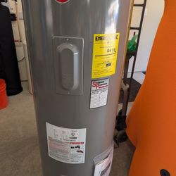 Rheem 50 Gal Electric Water Heater 3yrd Old