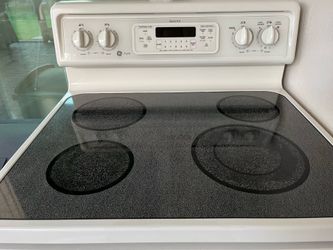 GE White Stove Oven Range Nice Shape