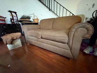 Like NEW 2 Seater Love Seat