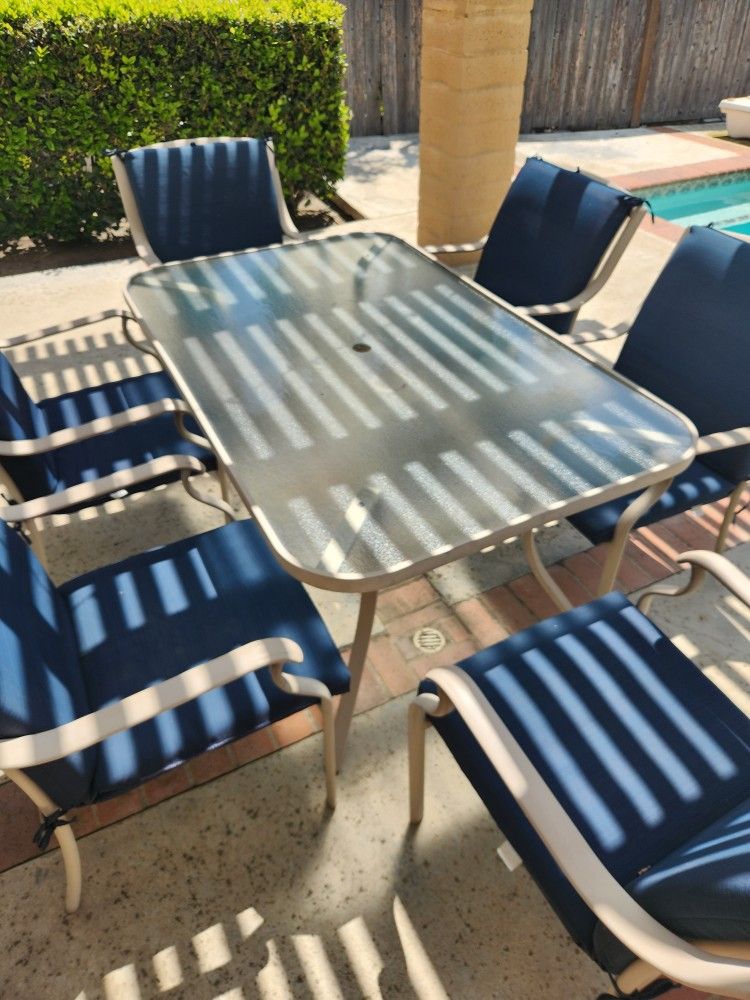 Outdoor Patio Table With 6 Chairs