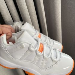 Jordan 11 Retro Low 