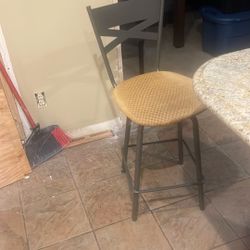 Metal Frame Chairs 4 - 4 Free
