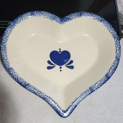 VINTAGE BLUE HEART CERAMIC PIE BAKING DISH