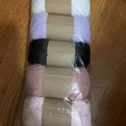  Glow-in-The-Dark Yarn 5 Pack of 245 Yards/8.8Oz 