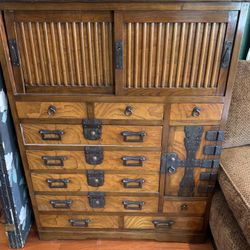 Cabinet With Lots Of Storage 