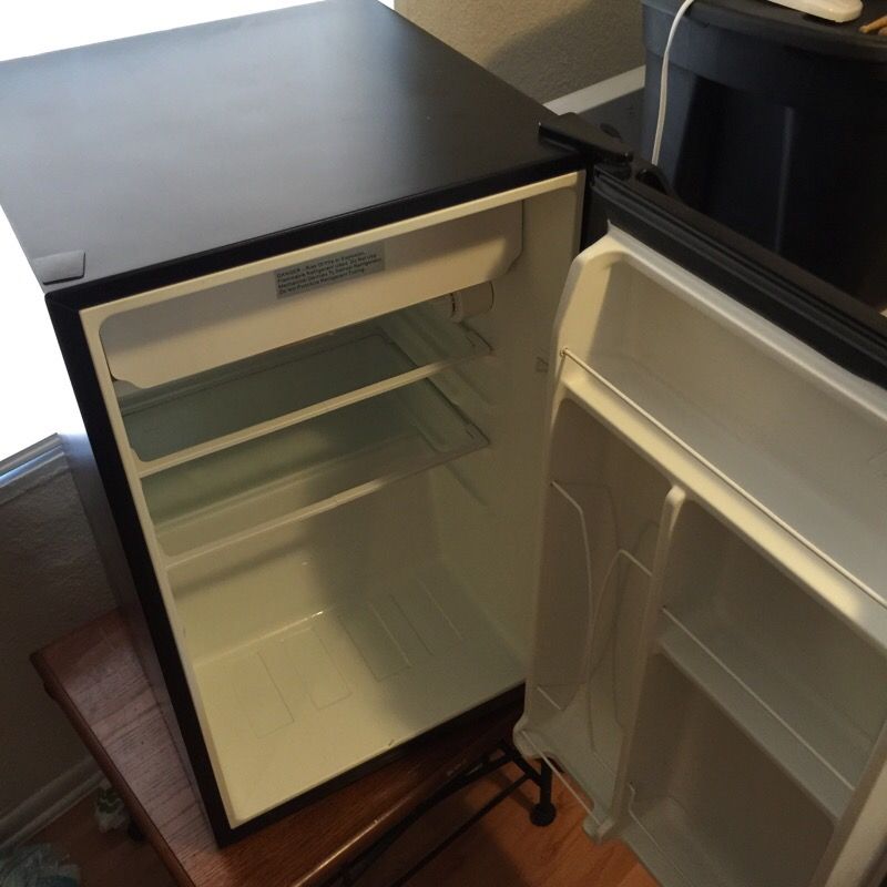 Hamilton Beach 3.5 CU fridge