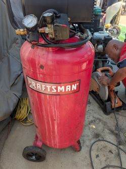 Craftsman 150psi compressor 1.5 hp 26 gallon