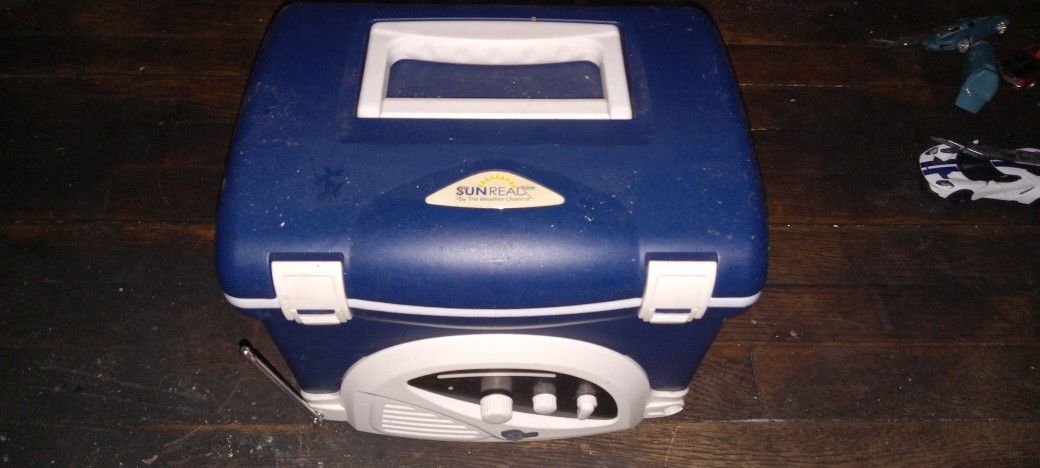New Sun Ready 826-WC 6 Pack Am/fm Radio Cooler