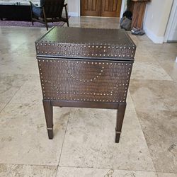 Small trunk table	