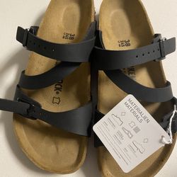New Women’s Birkenstock Sandals Size 38 (8), Never Worn