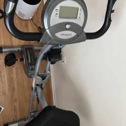 Exercise Bike Foldable Fitness Indoor Cycling Bike 