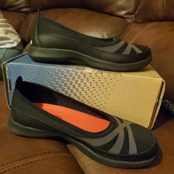 Stylish Women Non Slip Work Shoe Size 8.5 New