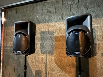 🎶 Mackie SRM450 Pair + Stands – $200