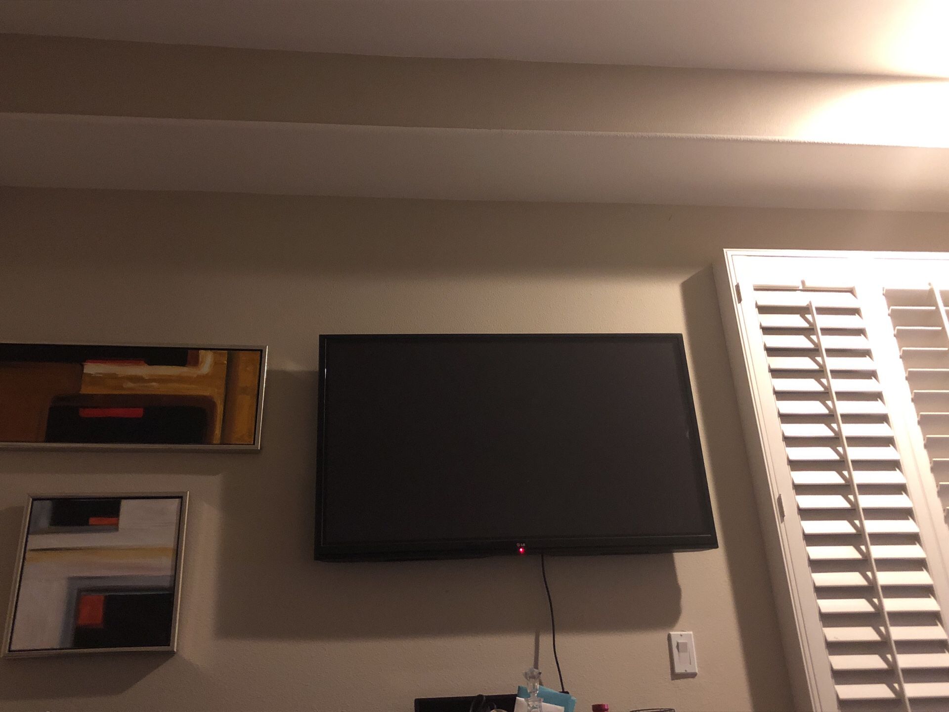 TV - led lights out ($100 or willing to negotiate)