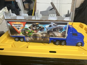 Monster Jam Transforming Hauler Play set