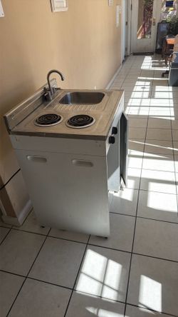 Kitchen electric stove good for apartments, studio units and RV