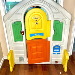 Doorway playhouse 