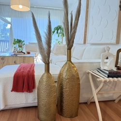 Set of 2 Large Brass Finish Floor Vases with Pampas Grass – Modern Decor