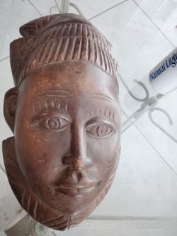 African carved mask
